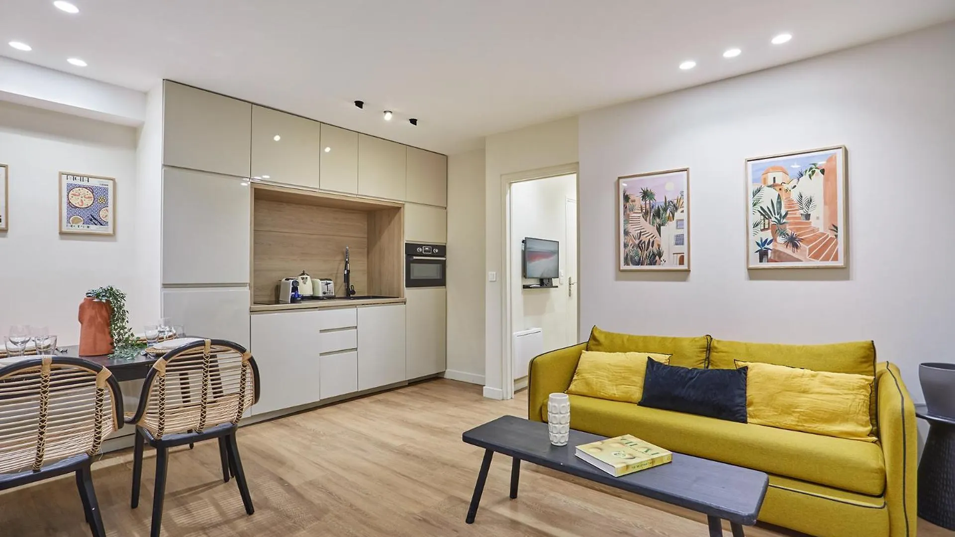 Apartment Sacre Coeur By Studio Prestige location