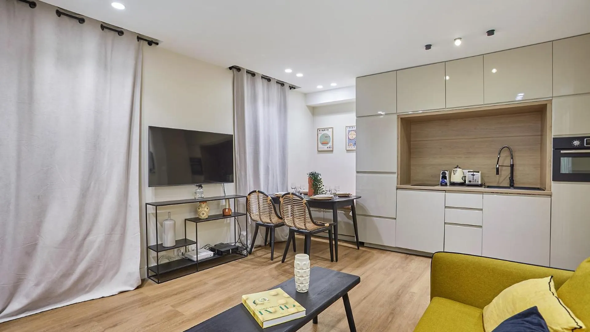 Apartment Sacre Coeur By Studio Prestige Paris